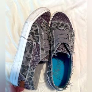 Slip-on grey Blowfish sneakers.